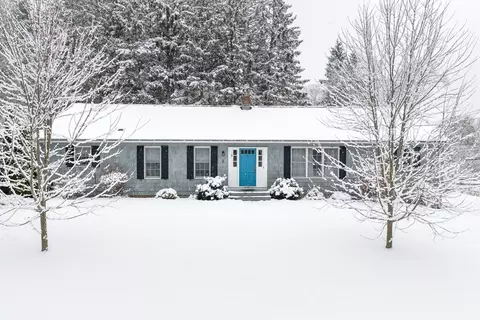 2 W Park Dr, Easthampton, MA 01027 photo 2