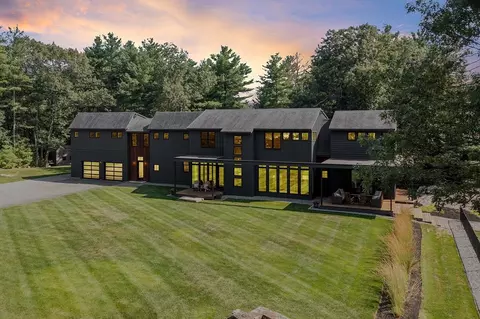 9 Ashley Rd # A, Southborough, MA 01772