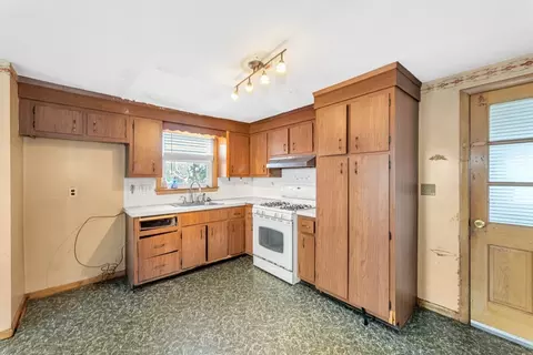 36 Lancaster Rd, Dedham, MA 02026 photo 13