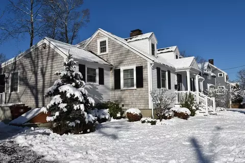 19 Lantern Ln, Hingham, MA 02043 photo 3