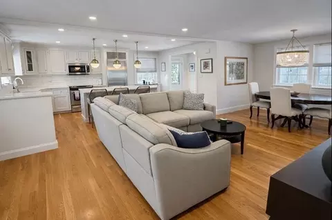19 Lantern Ln, Hingham, MA 02043 photo 6