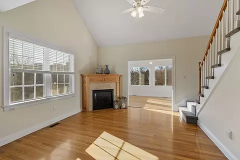 Living - 2 Marble Farm Rd #2, Maynard, MA 01754 photo 3 of 4