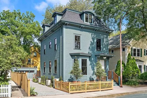 67 Inman St, Cambridge, MA 02139