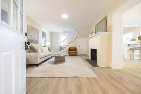 10 Hobamack, Weymouth, MA 02191