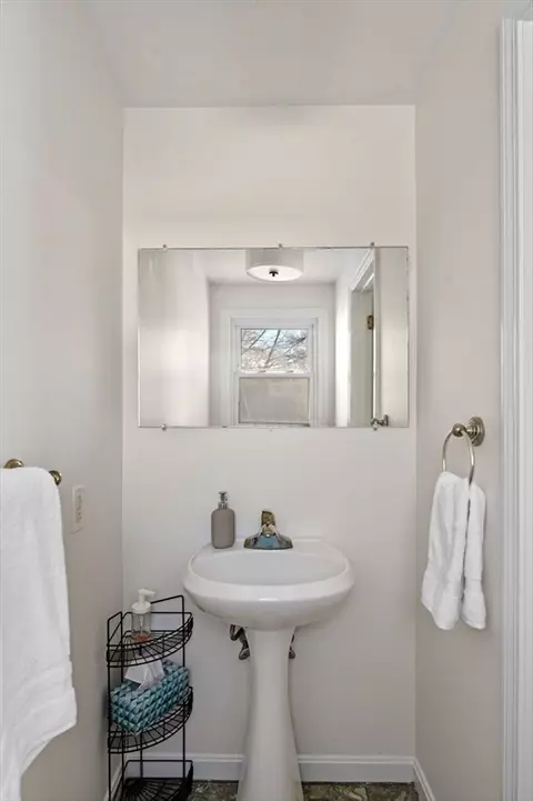Bath - 70 Maverick St, Marblehead, MA 01945 photo 1 of 4