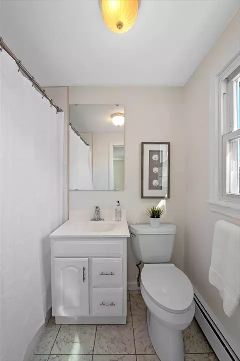 Bath - 70 Maverick St, Marblehead, MA 01945 photo 2 of 4