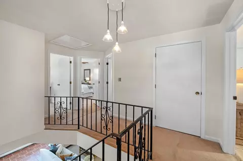 Entry Way - 70 Maverick St, Marblehead, MA 01945 photo 4 of 4