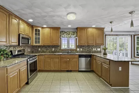 37 Mohave Rd, Worcester, MA 01606 photo 9