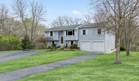 377 Read St, Seekonk, MA 02771
