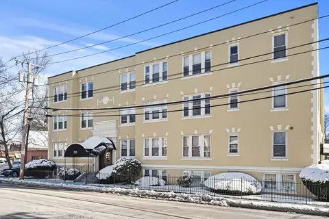 515 Pleasant St #1-1, Melrose, MA 02176