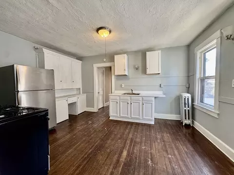 21 Bloomfield St, Springfield, MA 01108 photo 8