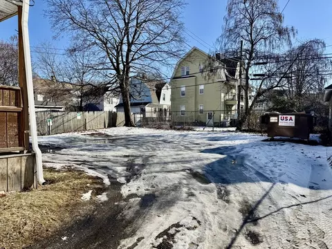 21 Bloomfield St, Springfield, MA 01108 photo 33