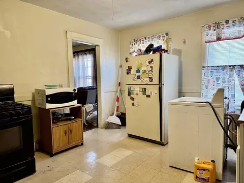 21 Bloomfield St, Springfield, MA 01108 photo 22