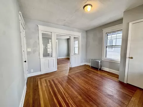 21 Bloomfield St, Springfield, MA 01108 photo 5