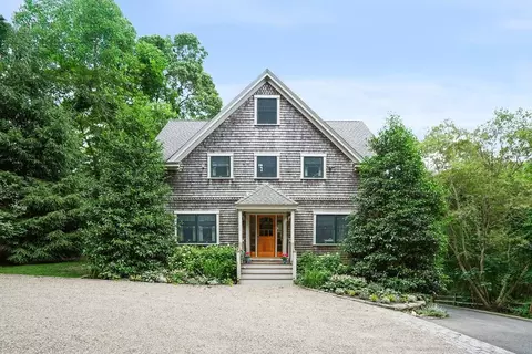 61 Causeway Rd, Tisbury, MA 02568