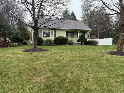 21 Wyoming Dr, Holden, MA 01520