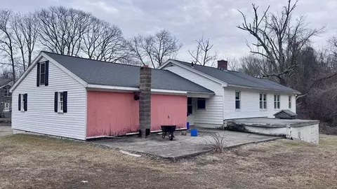 266 Putnam Hill Rd, Sutton, MA 01590 photo 3