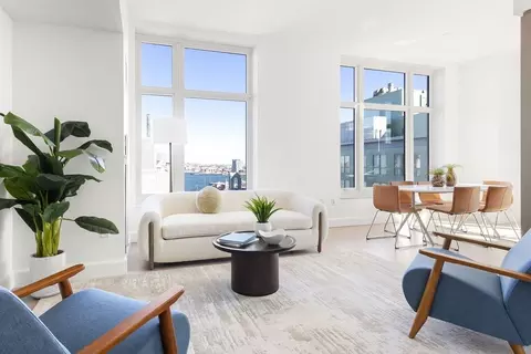100 Lovejoy Wharf #PH2A, Boston, MA 02114