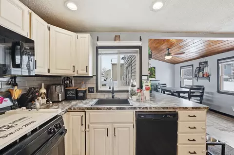130 Spear Rd, Springfield, MA 01119 photo 9