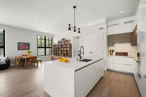 8 Leverett St #3, Brookline, MA 02445