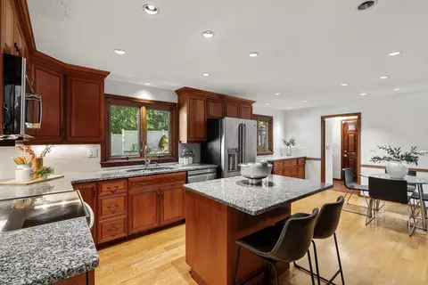 22 Elm St, Canton, MA 02021 photo 4