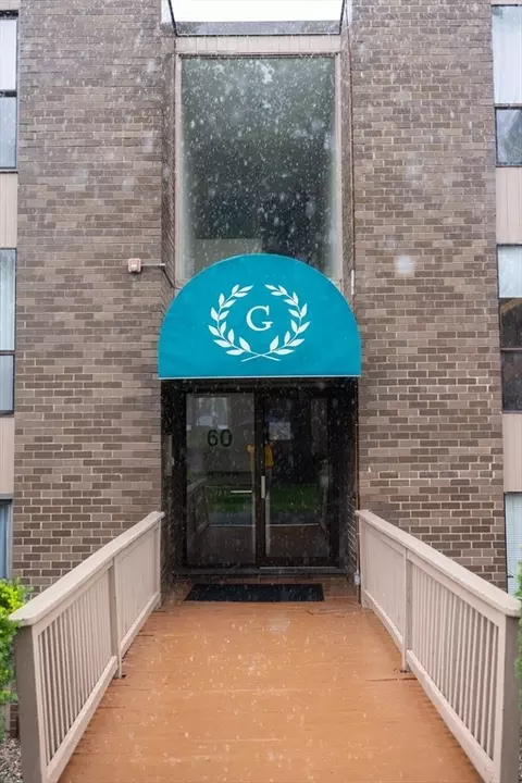 60 Shrewsbury Green Dr #B, Shrewsbury, MA 01545