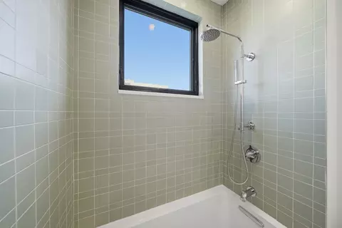 545 E 2nd St #PH2, Boston, MA 02127 photo 14