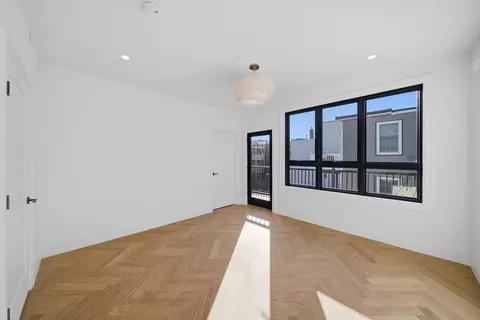 545 E 2nd St #PH2, Boston, MA 02127 photo 15