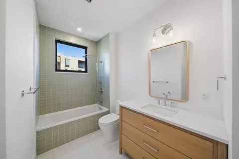 545 E 2nd St #PH2, Boston, MA 02127 photo 13