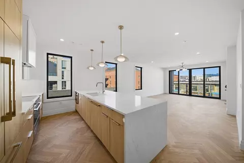 545 E 2nd St #PH2, Boston, MA 02127