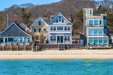 613 Commercial St, Provincetown, MA 02657