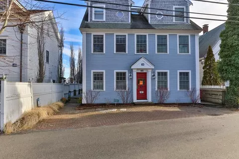 45 Commercial St #10, Provincetown, MA 02657