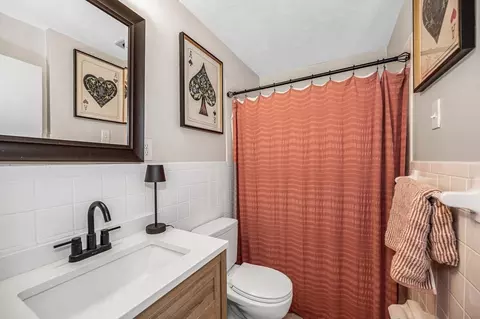Bath - 5 Washington St #A5, Reading, MA 01867 photo 1 of 1