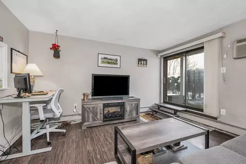 Living - 5 Washington St #A5, Reading, MA 01867 photo 3 of 5