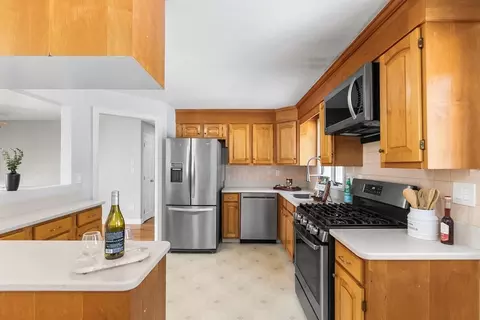 Kitchen - 13 Potter Rd, Framingham, MA 01701 photo 3 of 4