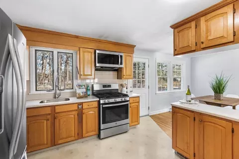 Kitchen - 13 Potter Rd, Framingham, MA 01701 photo 2 of 4
