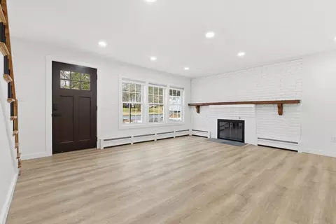 42 Oakdale Rd, Canton, MA 02021 photo 3