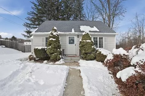 17 Goucher Ave, Worcester, MA 01605