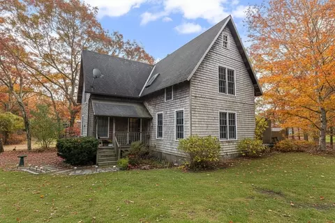 12 Wheelhouse Way, Oak Bluffs, MA 02557
