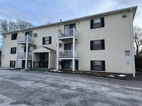 15 Houghton St #9, Worcester, MA 01604