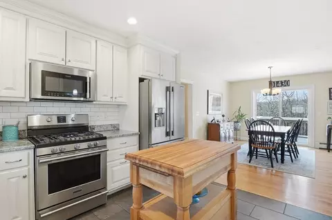 Kitchen - 38 Hemlock Rd, Ashburnham, MA 01430 photo 3 of 4