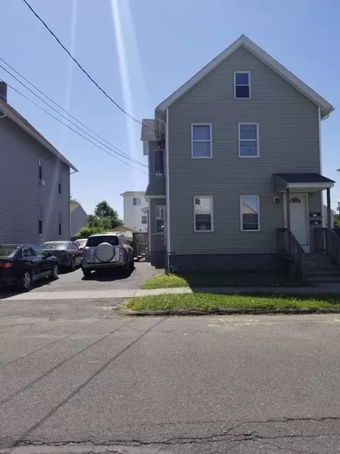 31 Russell St, West Springfield, MA 01089