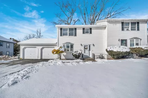 11 Fernwood St #11, North Andover, MA 01845
