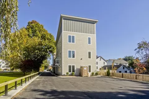 107 Williams St, Northampton, MA 01060