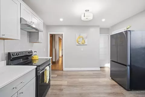 106 Amherst St, Springfield, MA 01109 photo 15