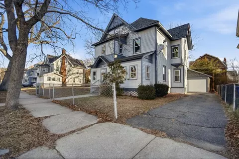106 Amherst St, Springfield, MA 01109 photo 3