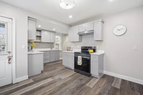 106 Amherst St, Springfield, MA 01109