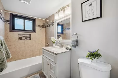 106 Amherst St, Springfield, MA 01109 photo 24