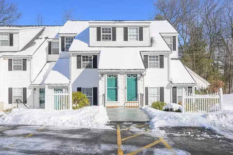 12 Gates Xing #12, Leominster, MA 01453
