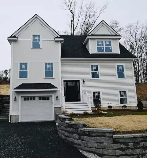 9 Sylvan Hill Xing, Haverhill, MA 01830